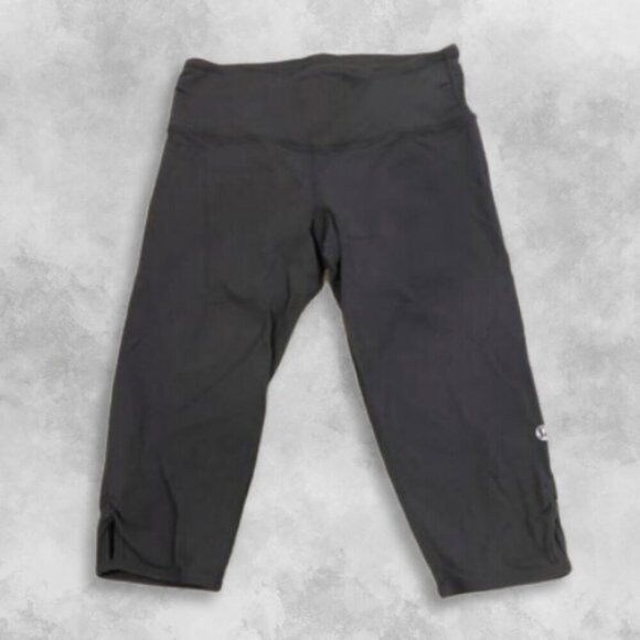 Lululemon Workout Cropped Capris Black High Rise Ruched Detailing Hem Black W 4 - Picture 2 of 7